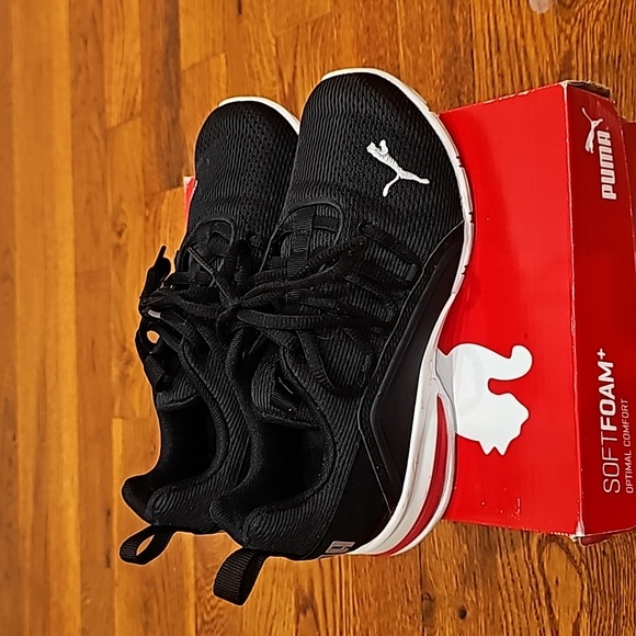 Puma sneakers comes with box - Picture 3 of 8